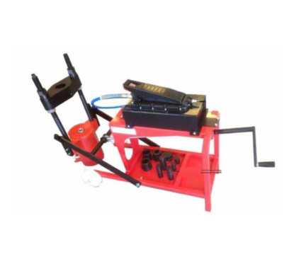 Presse à pivot 65T. avec poinçons