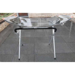 Spezielle Windschutzscheibe oder Glasstaffelei