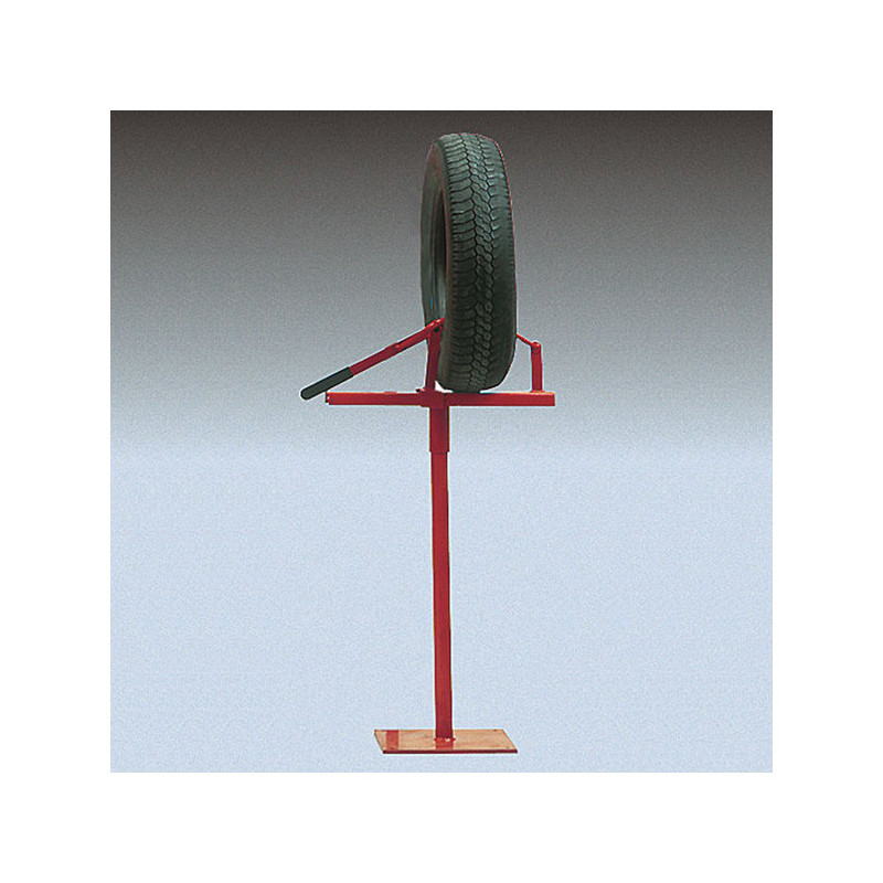 Tyre spreader on foot